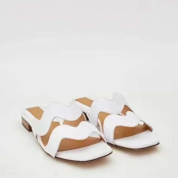 Jaggar Scallop Leather Flat - Picture 2 of 4